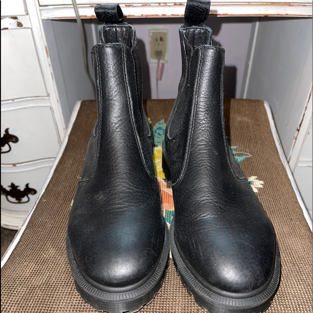 Dr. Martens Mono Pebbled Leather Chelsea Boots